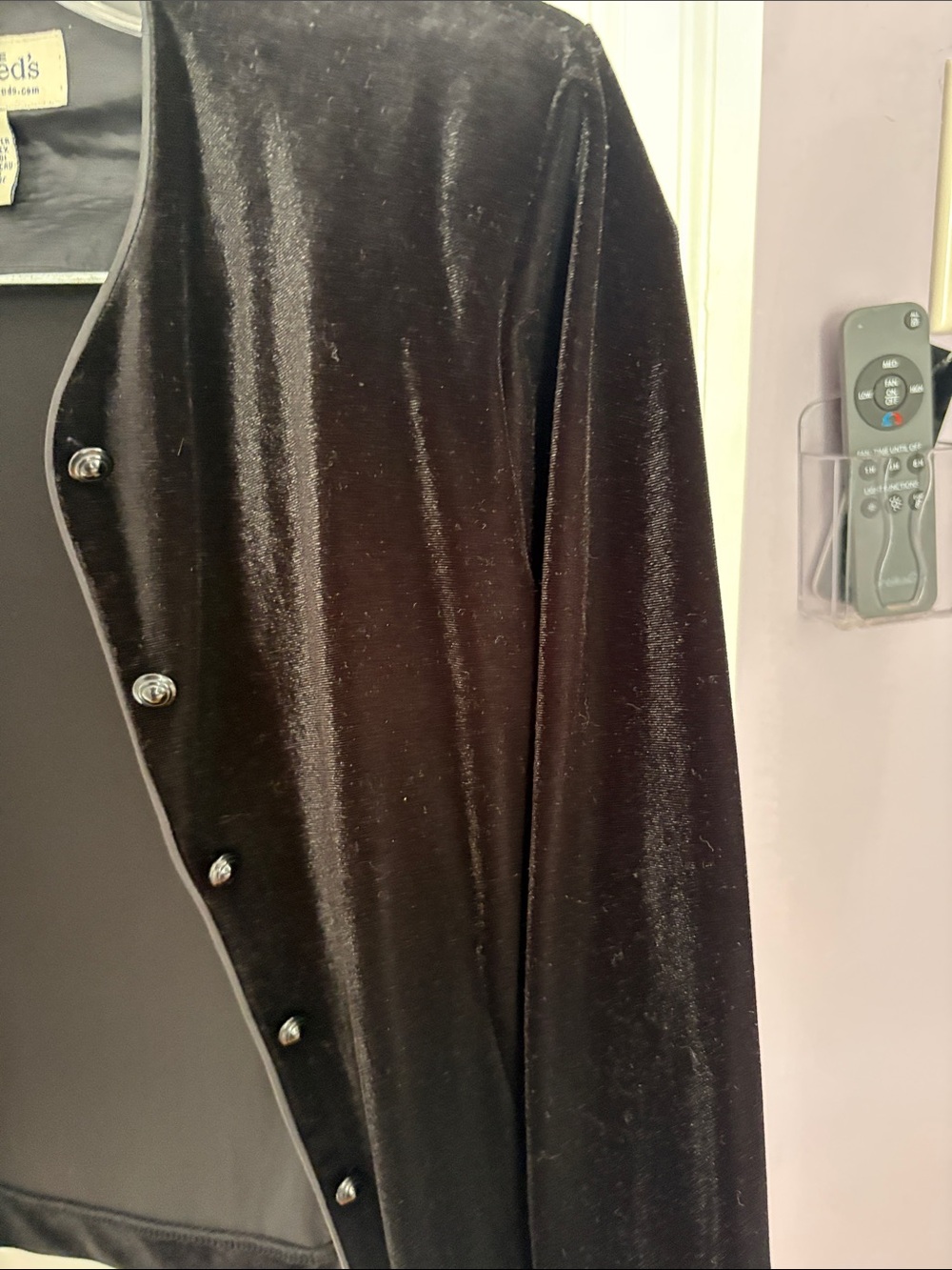 Jaket - Picture 2 of 4